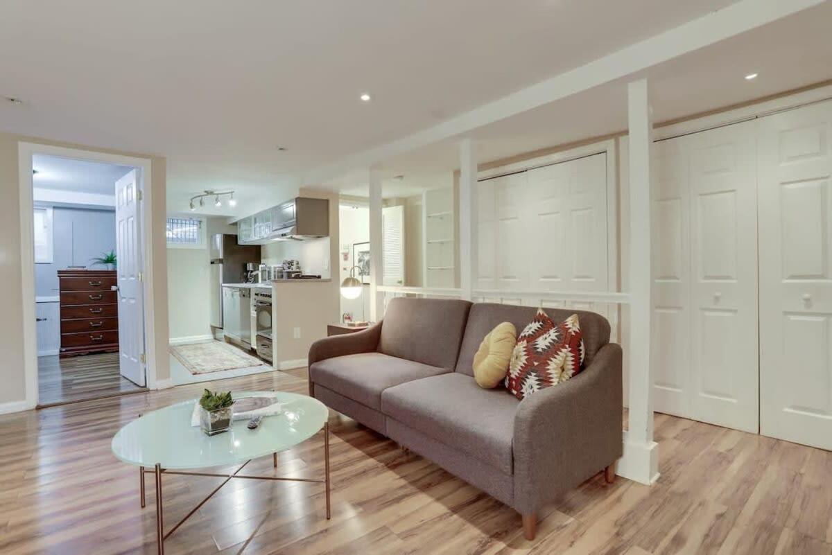 Beautiful 2 Bedroom Across From The House Of Representatives *