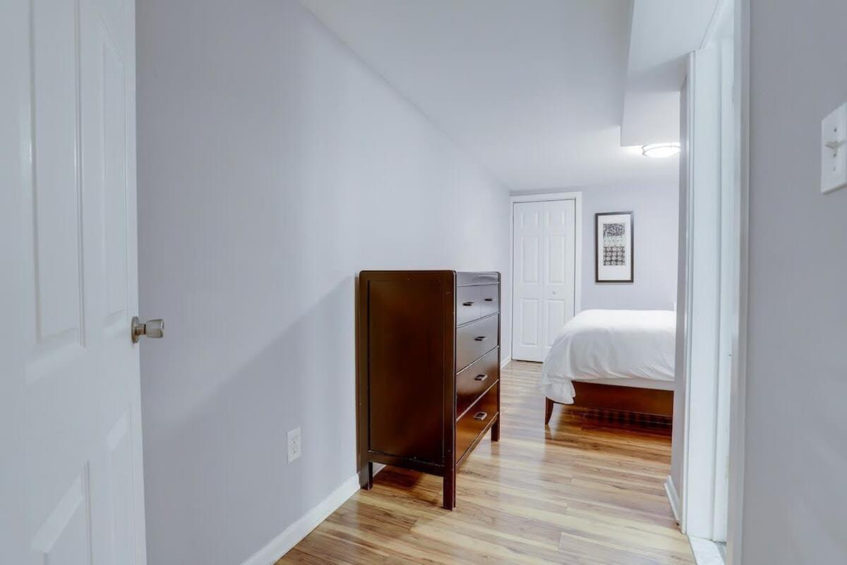 Apartment Beautiful 2 Bedroom Across From The House Of Representatives *