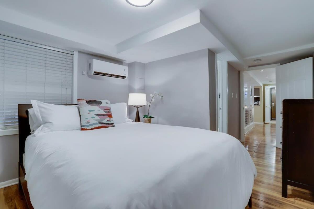Beautiful 2 Bedroom Across From The House Of Representatives