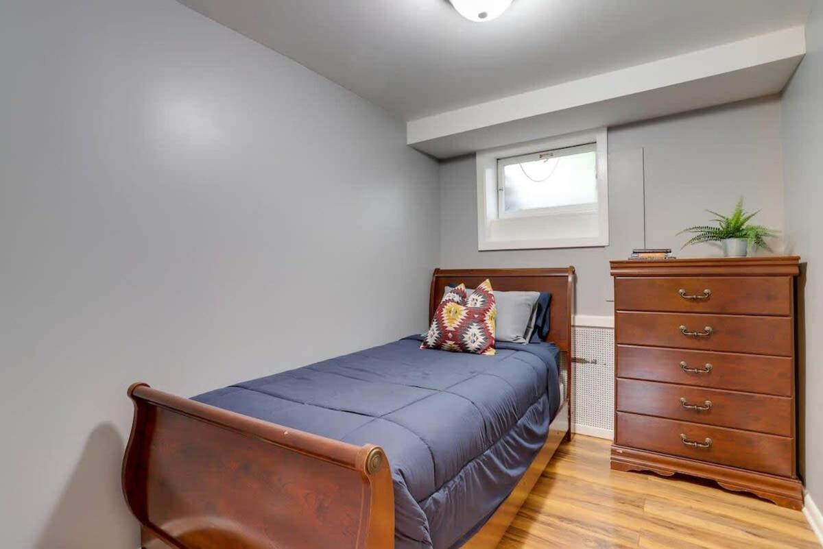 Beautiful 2 Bedroom Across From The House Of Representatives *