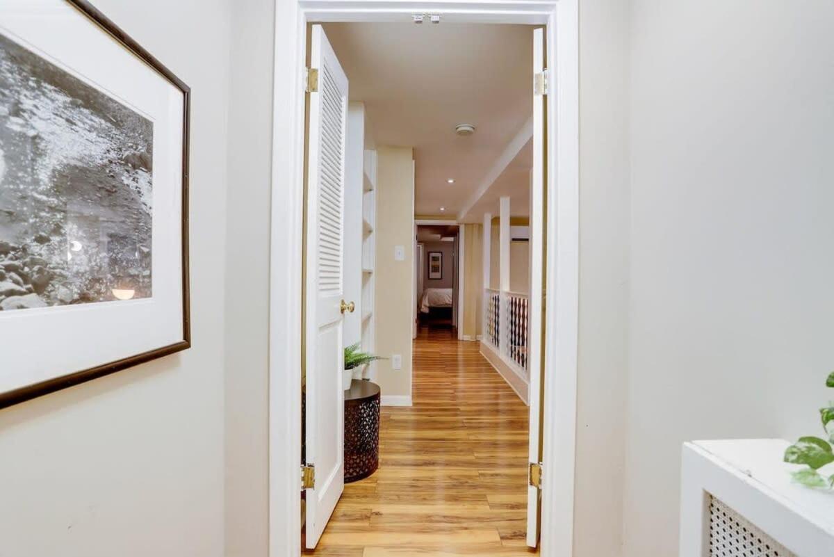 Beautiful 2 Bedroom Across From The House Of Representatives Washington