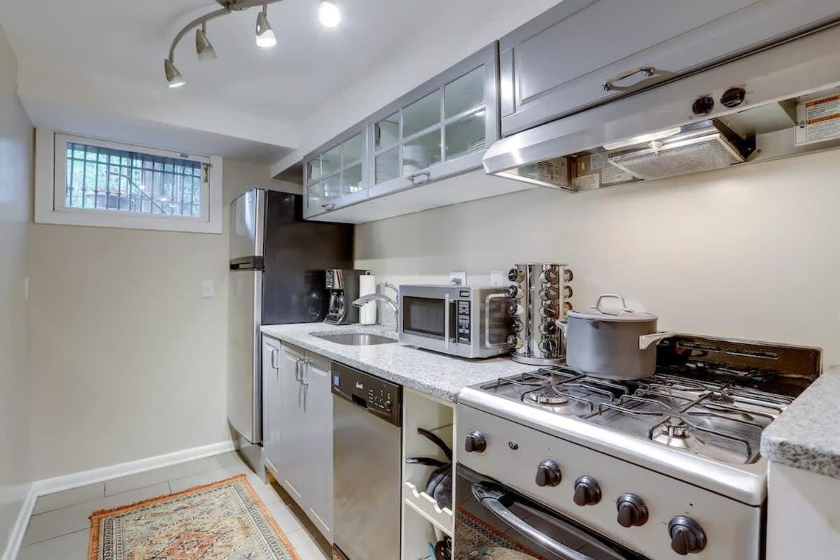 Apartment Beautiful 2 Bedroom Across From The House Of Representatives Washington