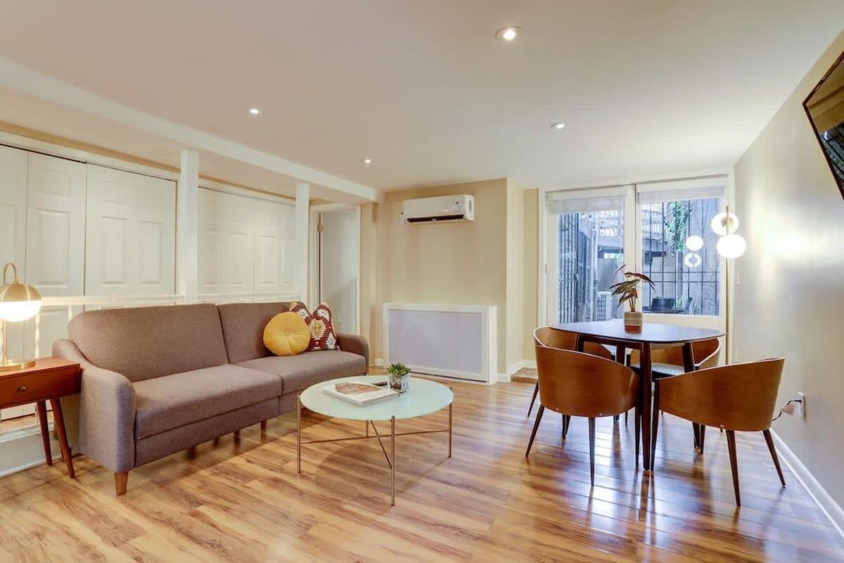 Beautiful 2 Bedroom Across From The House Of Representatives Apartment *