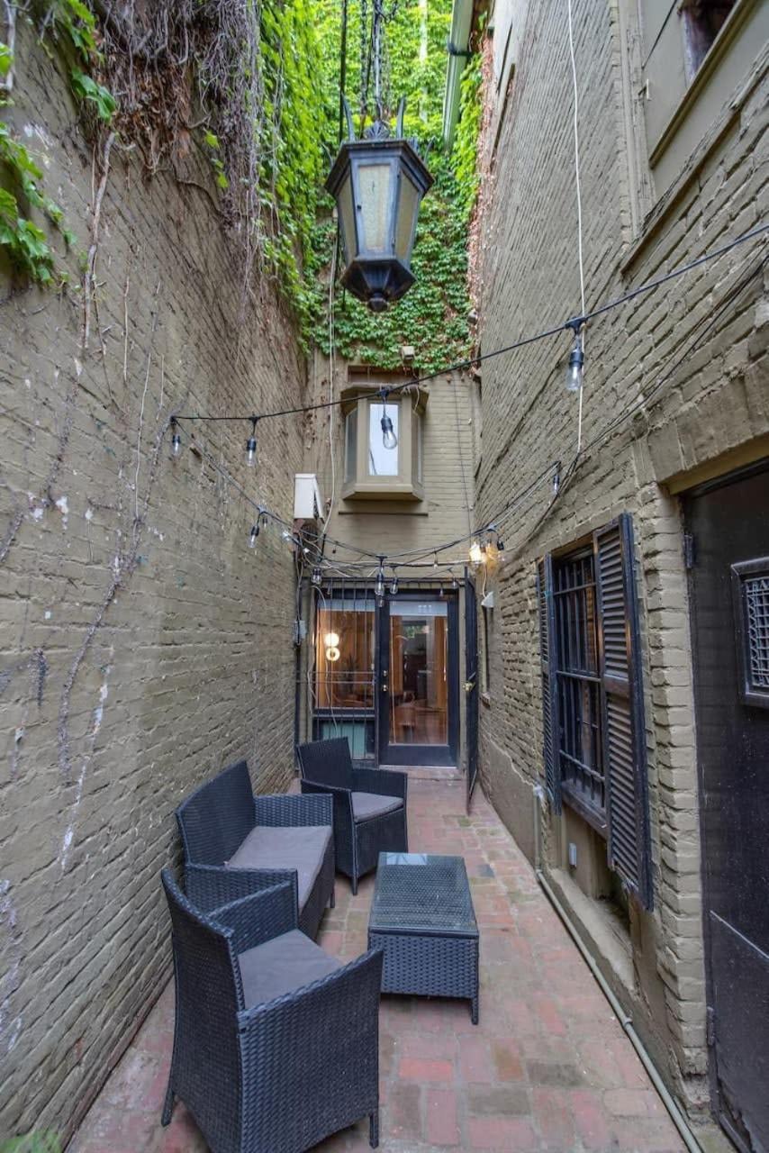 Beautiful 2 Bedroom Across From The House Of Representatives Apartment